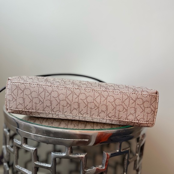 NWT!!! Calvin Klein Logo Crossbody Purse in this Almond and Plum color. - Picture 10 of 10